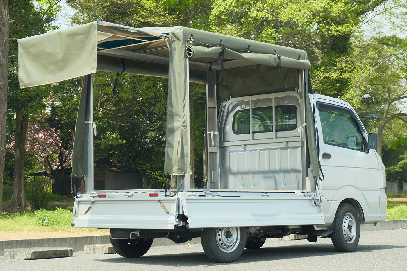 RV-1 軽トラック荷台用 フレーム&三開放幌 国産セットの積荷の内部写真